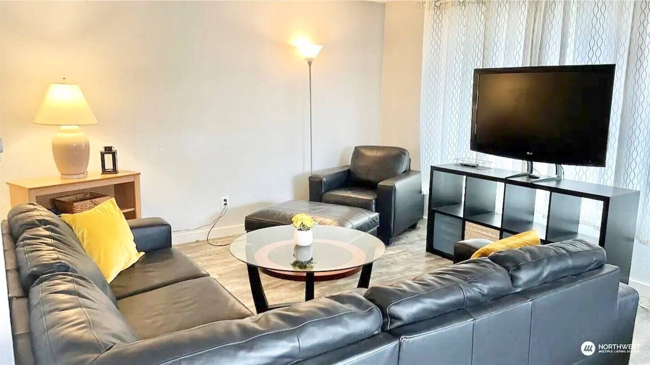 Photo of Livingroom in Lakewood
