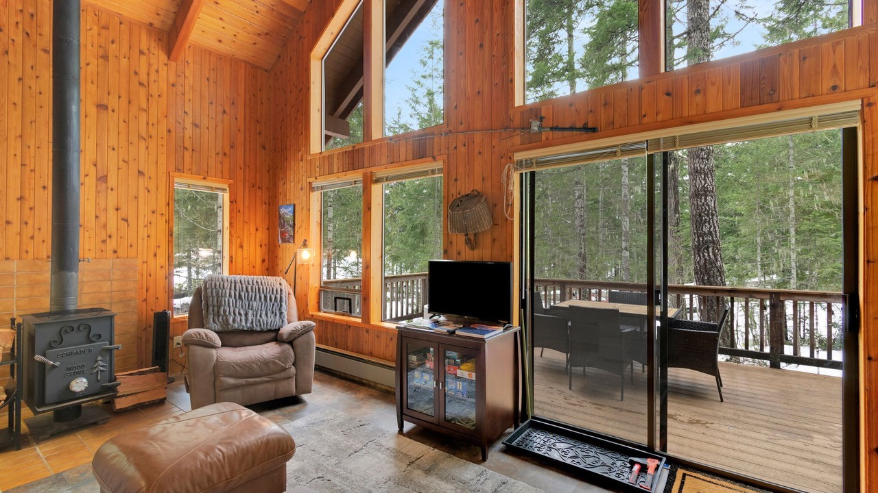 Photo of Livingroom in Hoodsport