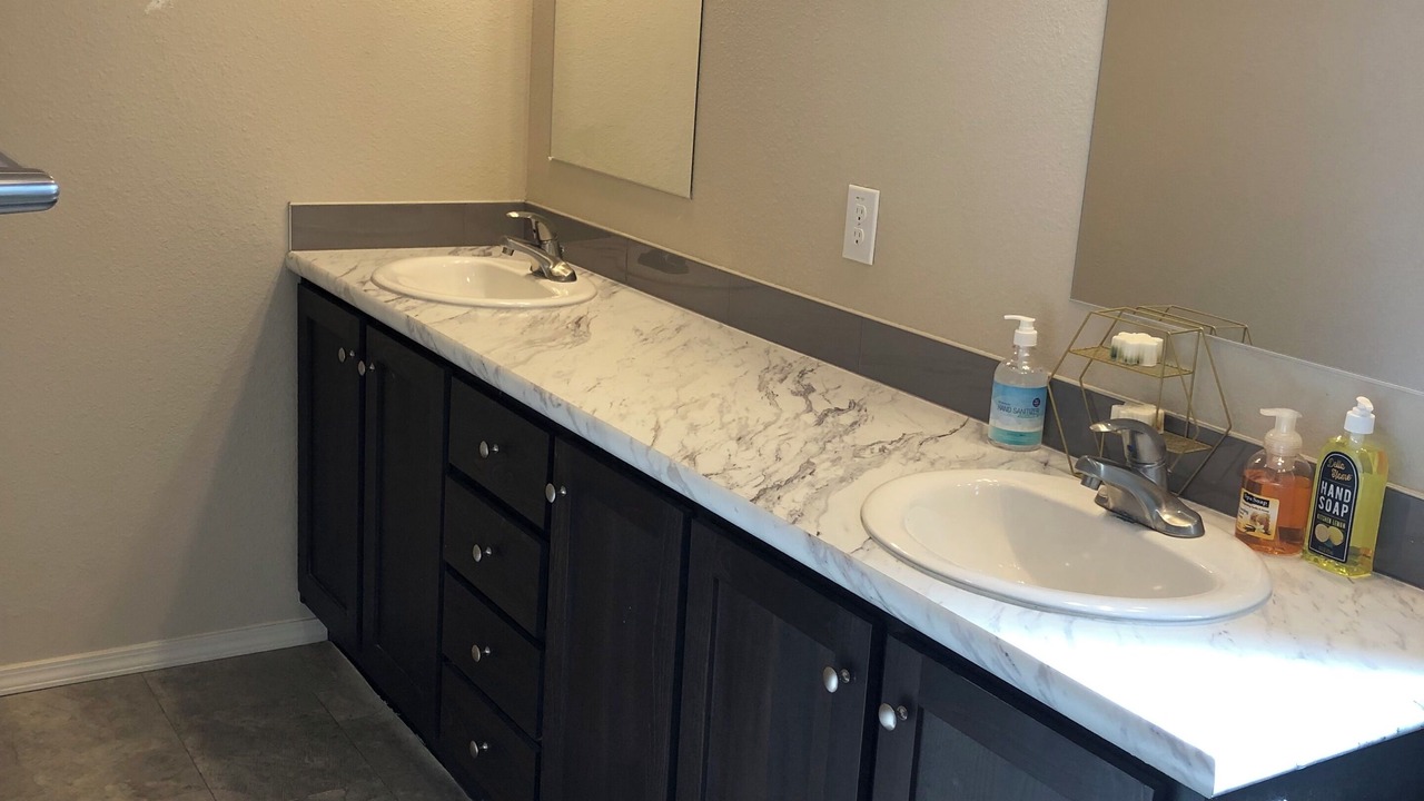 Photo of Bathroom in Swanlake