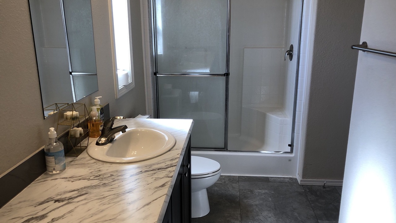 Photo of Bathroom in Swanlake