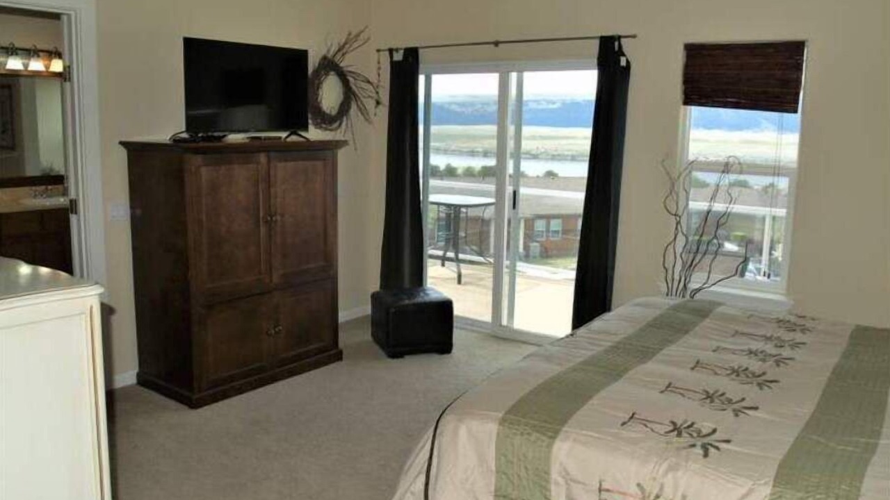 Photo of Bedroom in Quincy