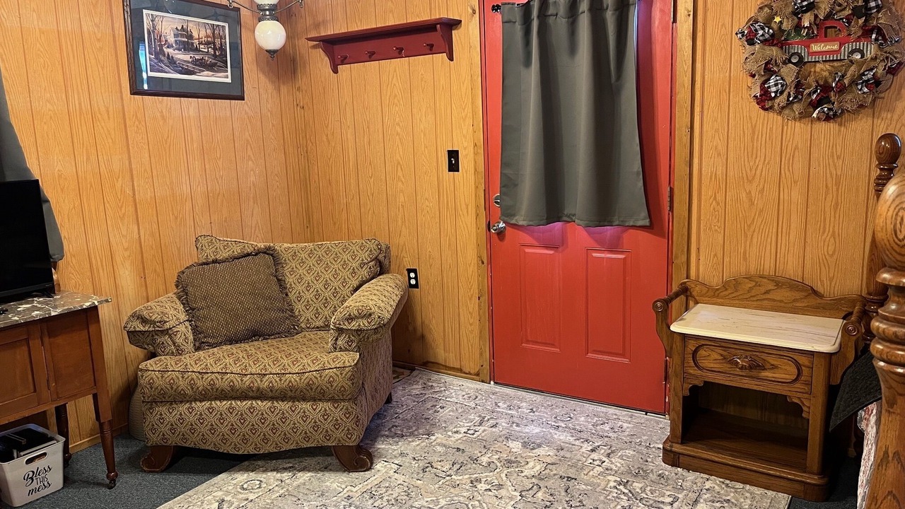 Photo of Livingroom in Idaho City