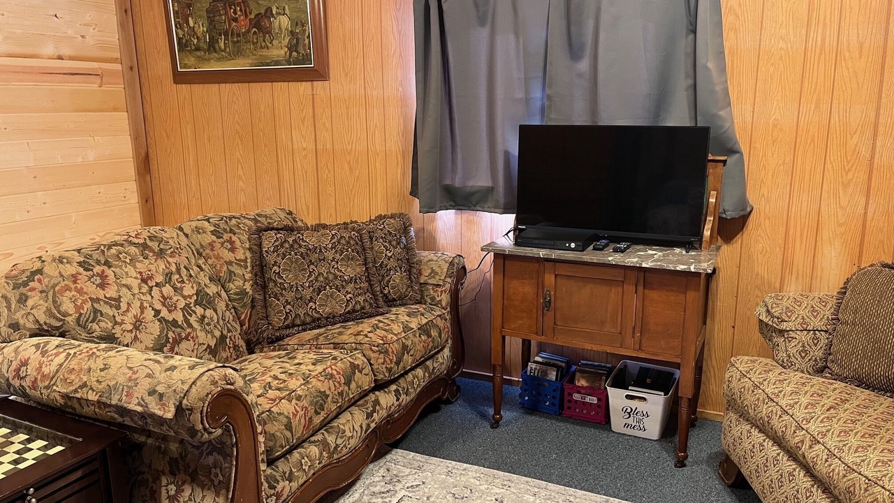 Photo of Livingroom in Idaho City