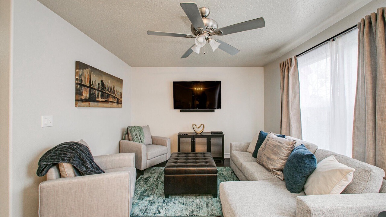 Photo of Livingroom in West Valley