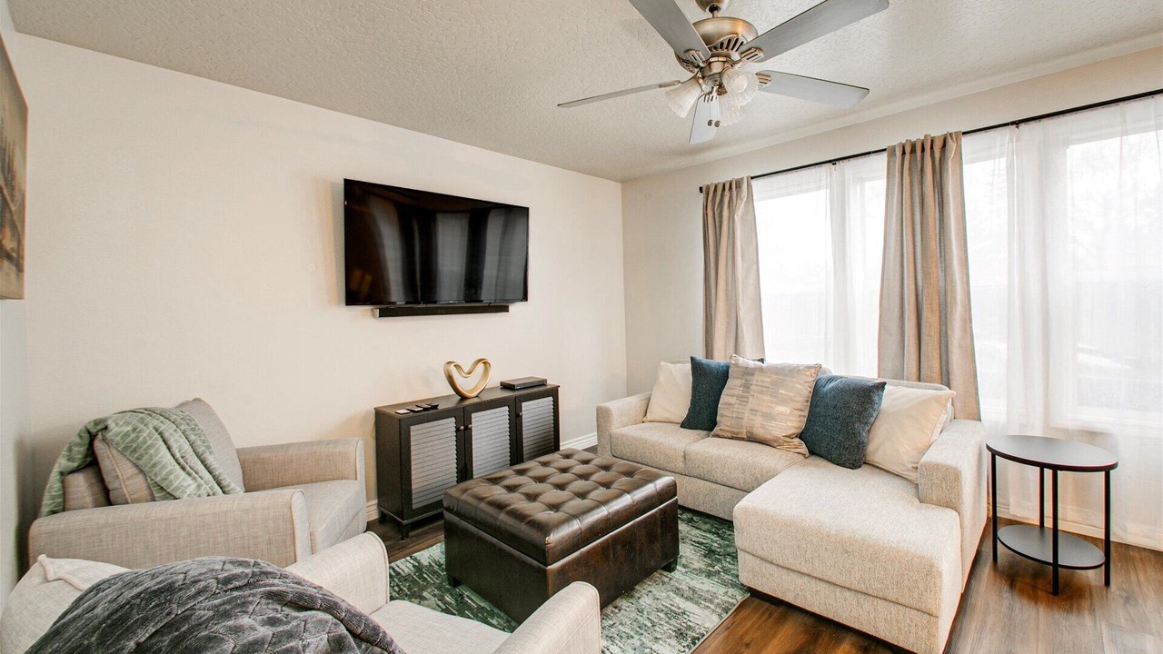 Photo of Livingroom in West Valley