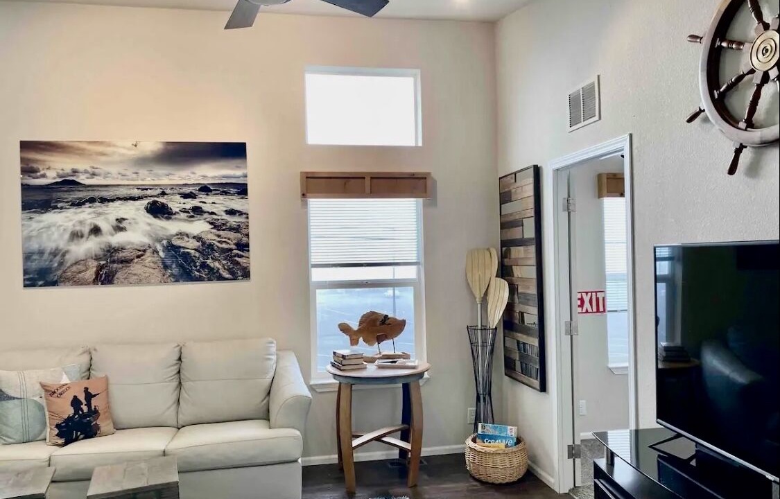 Photo of Livingroom in Brookings