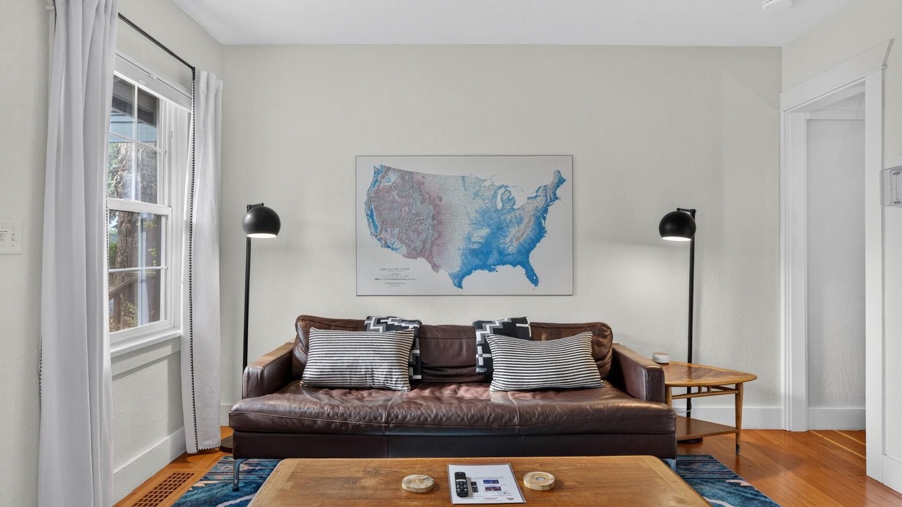Photo of Livingroom in Old Bend