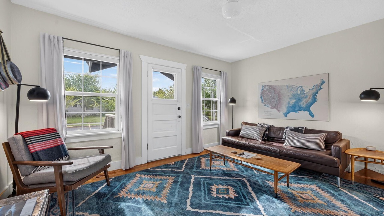 Photo of Livingroom in Old Bend