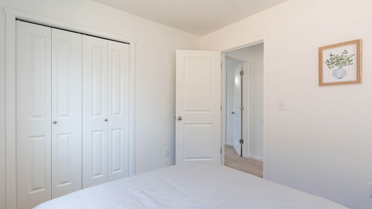 Photo of Bedroom in North Image