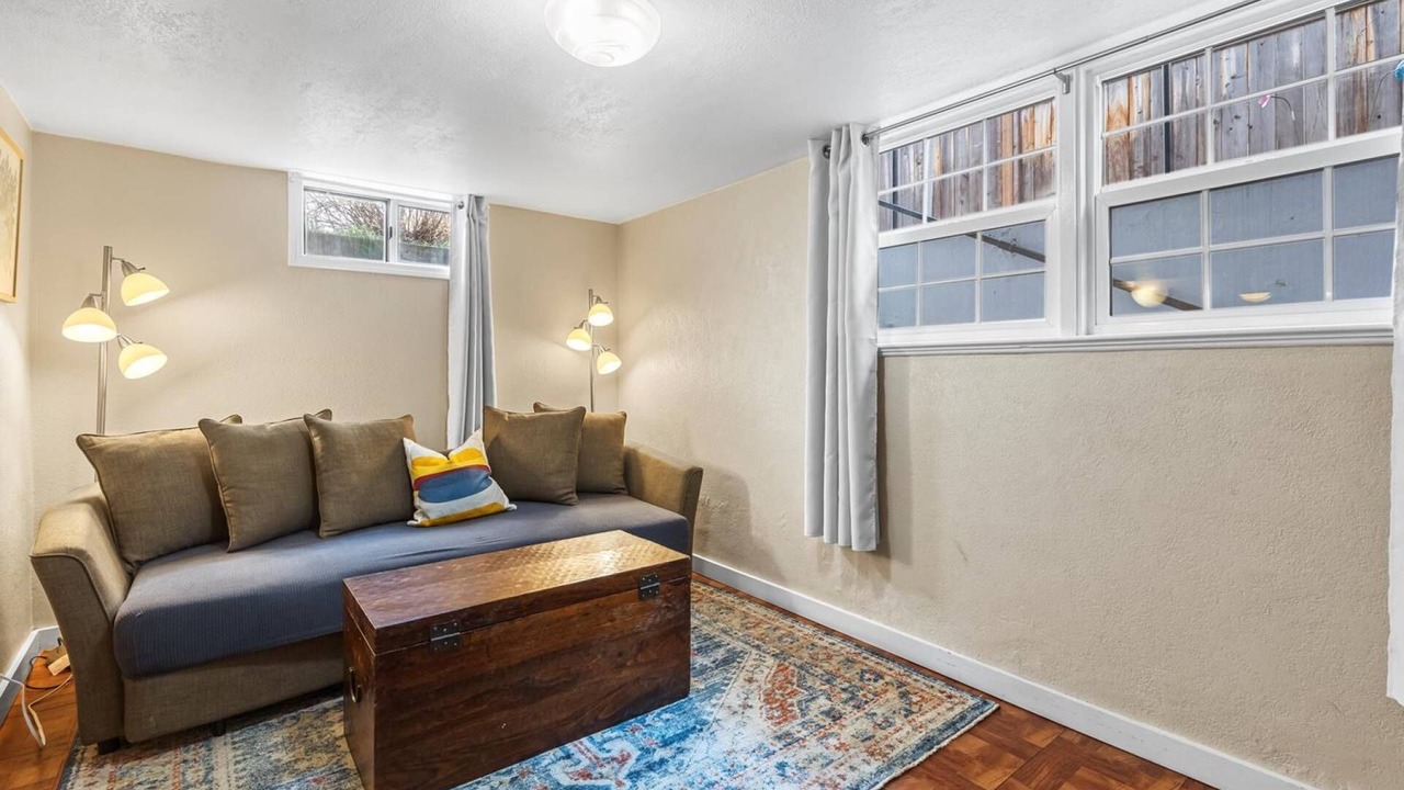 Photo of Livingroom in North End