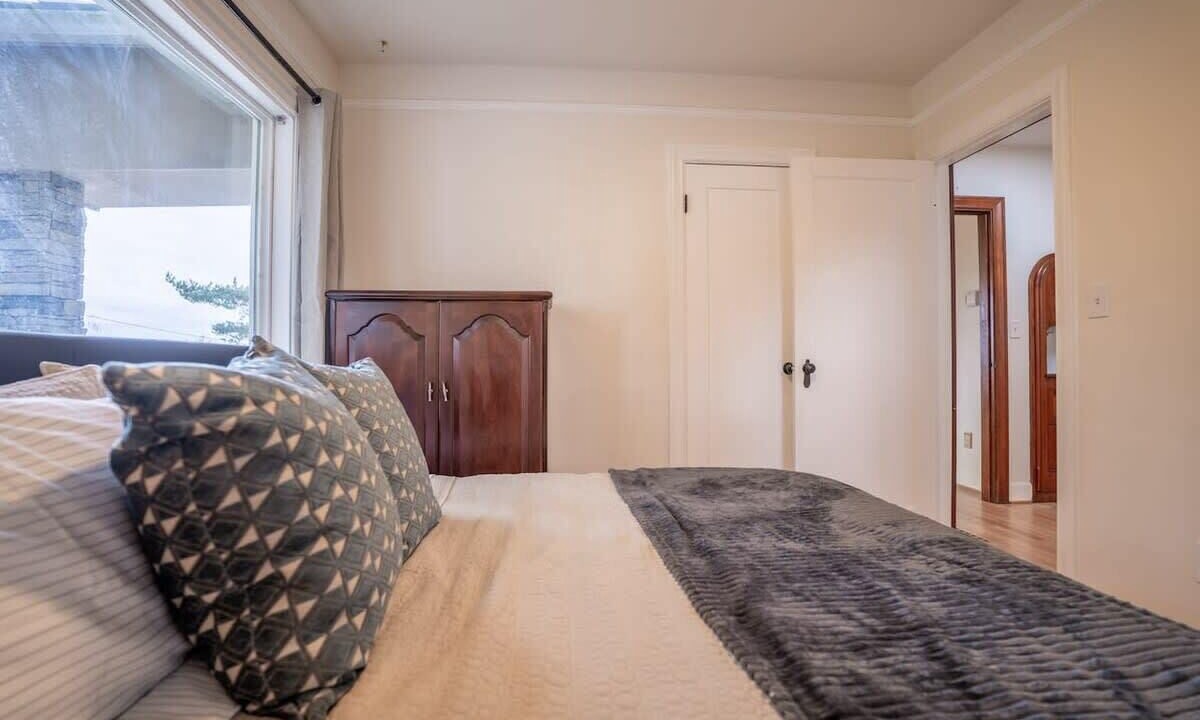 Photo of Bedroom in Burien