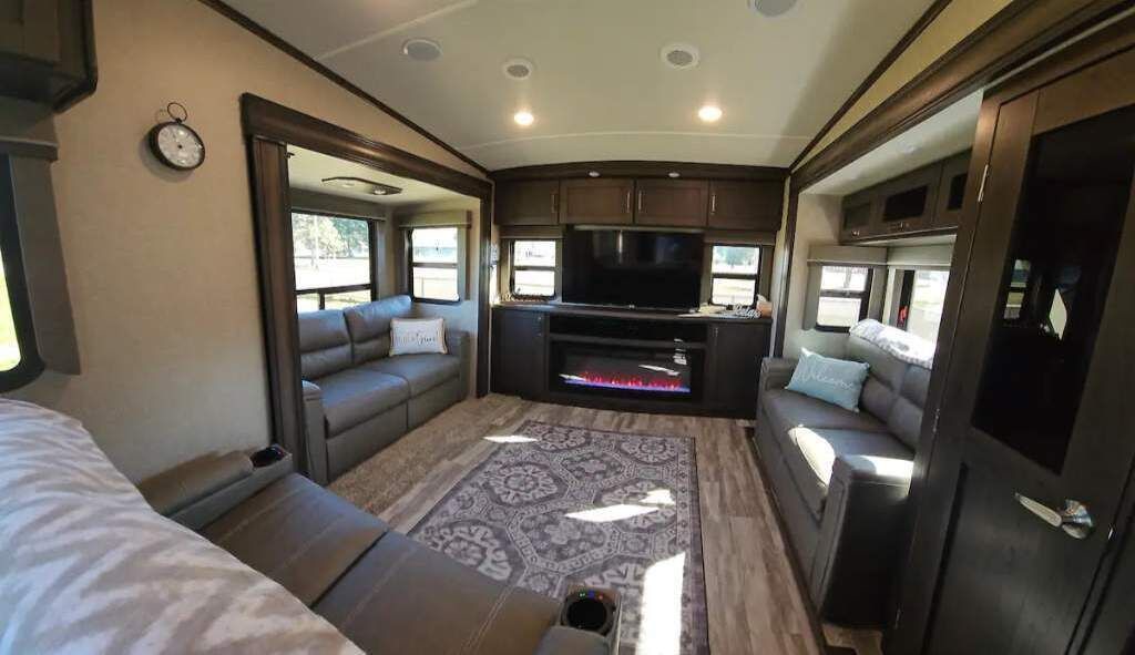 Photo of Livingroom in Forks