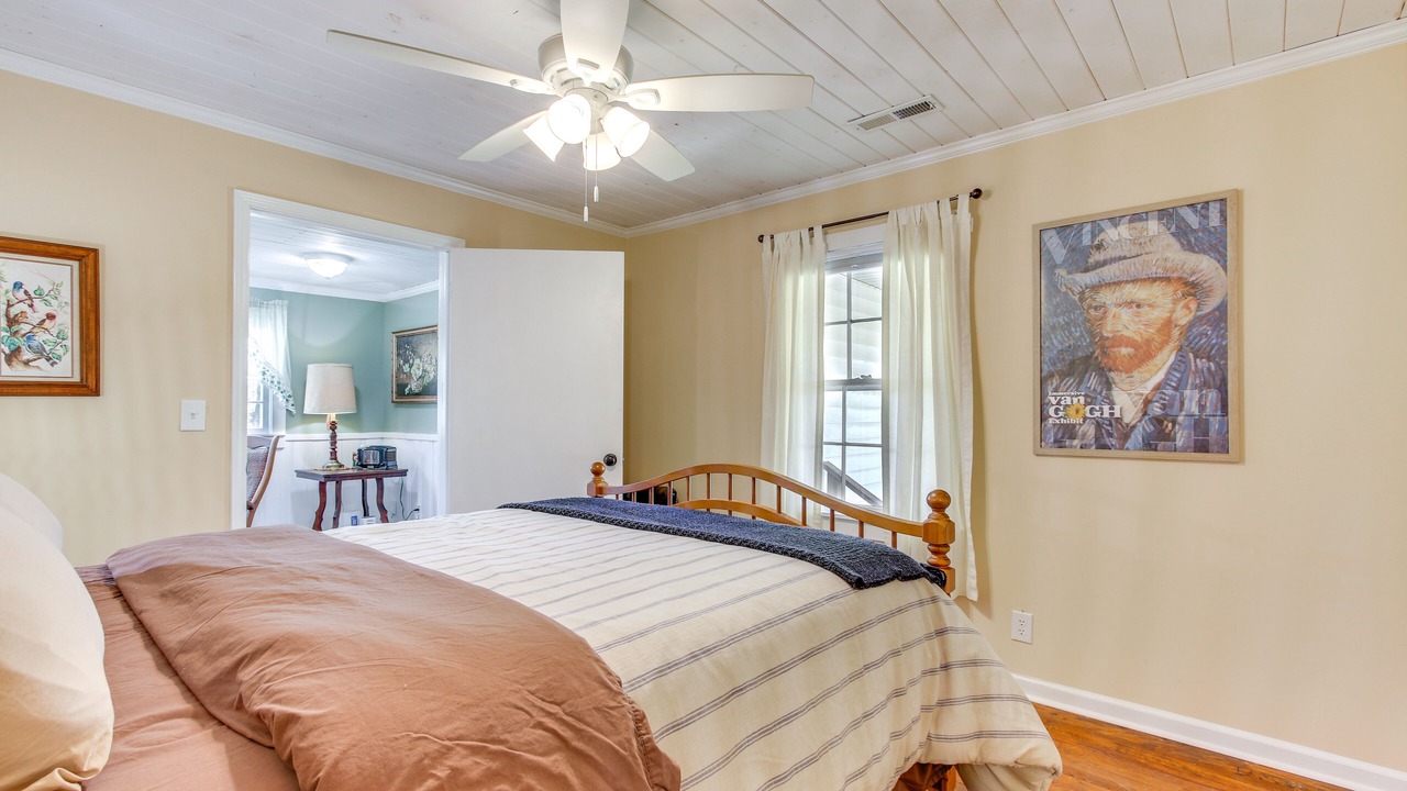 Photo of Bedroom in Killen