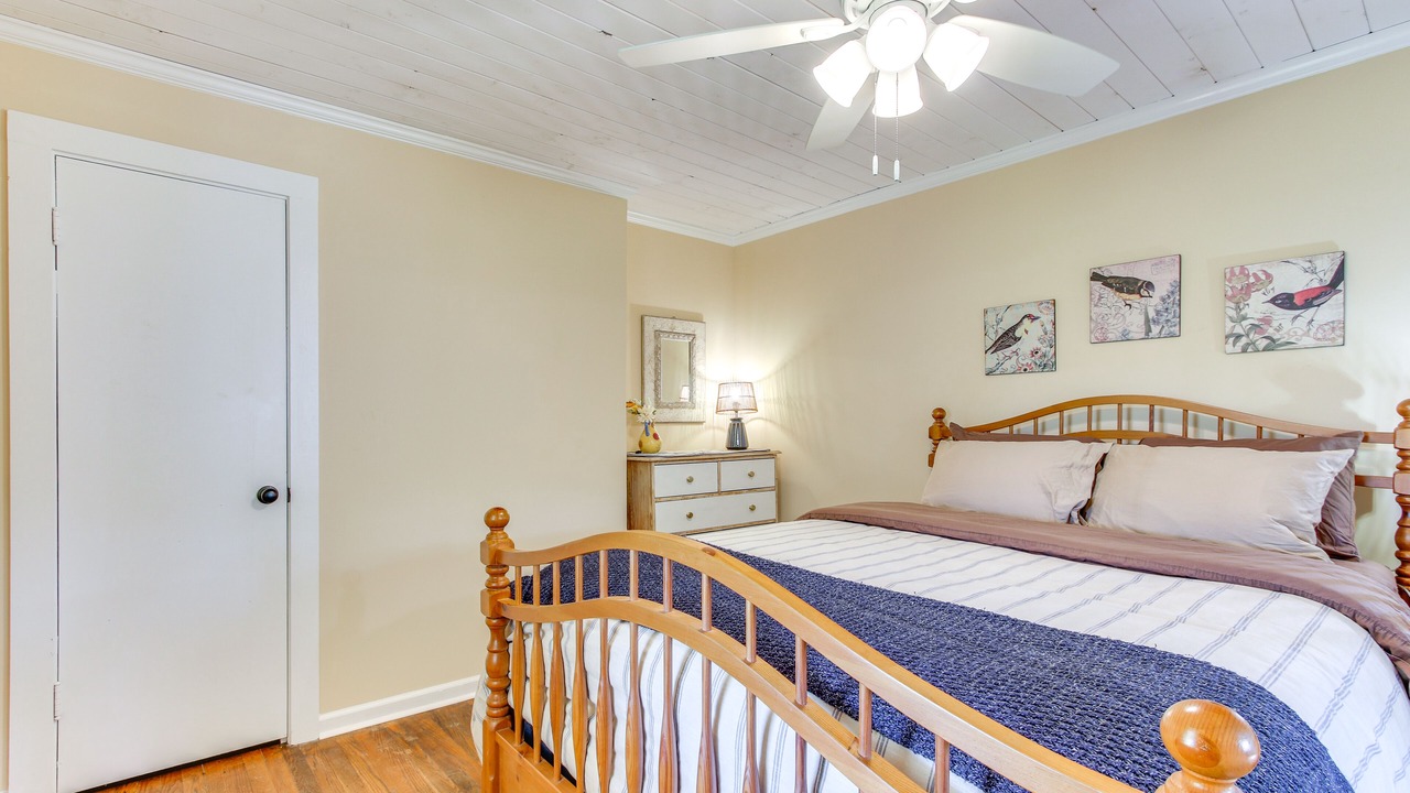 Photo of Bedroom in Killen