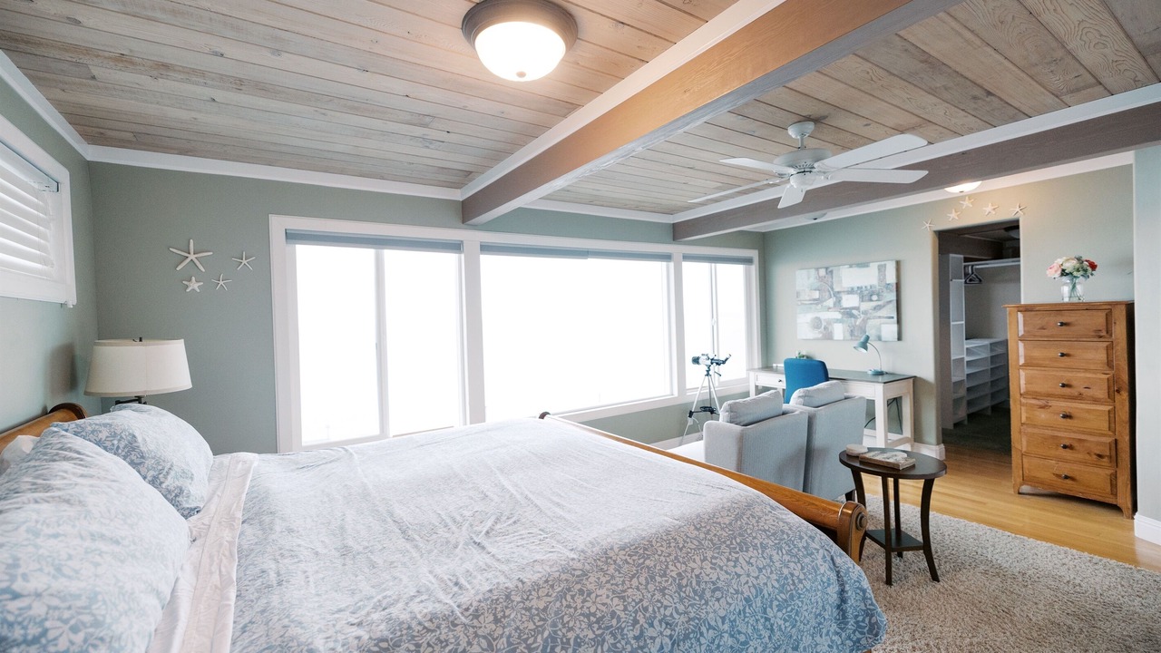 Photo of Bedroom in Oak Harbor