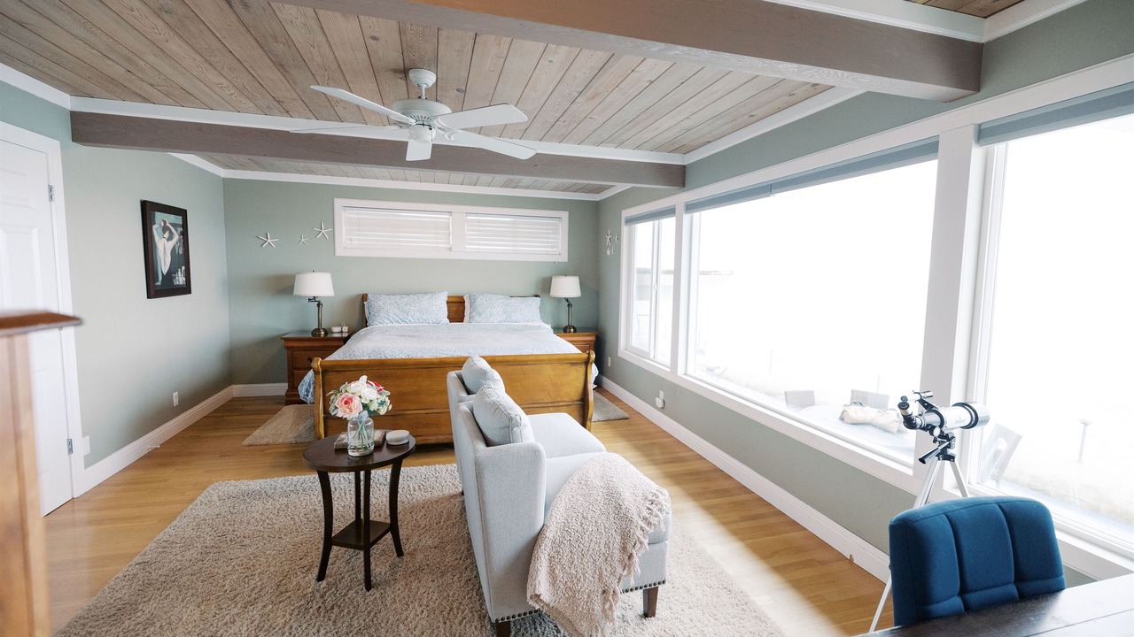 Photo of Bedroom in Oak Harbor