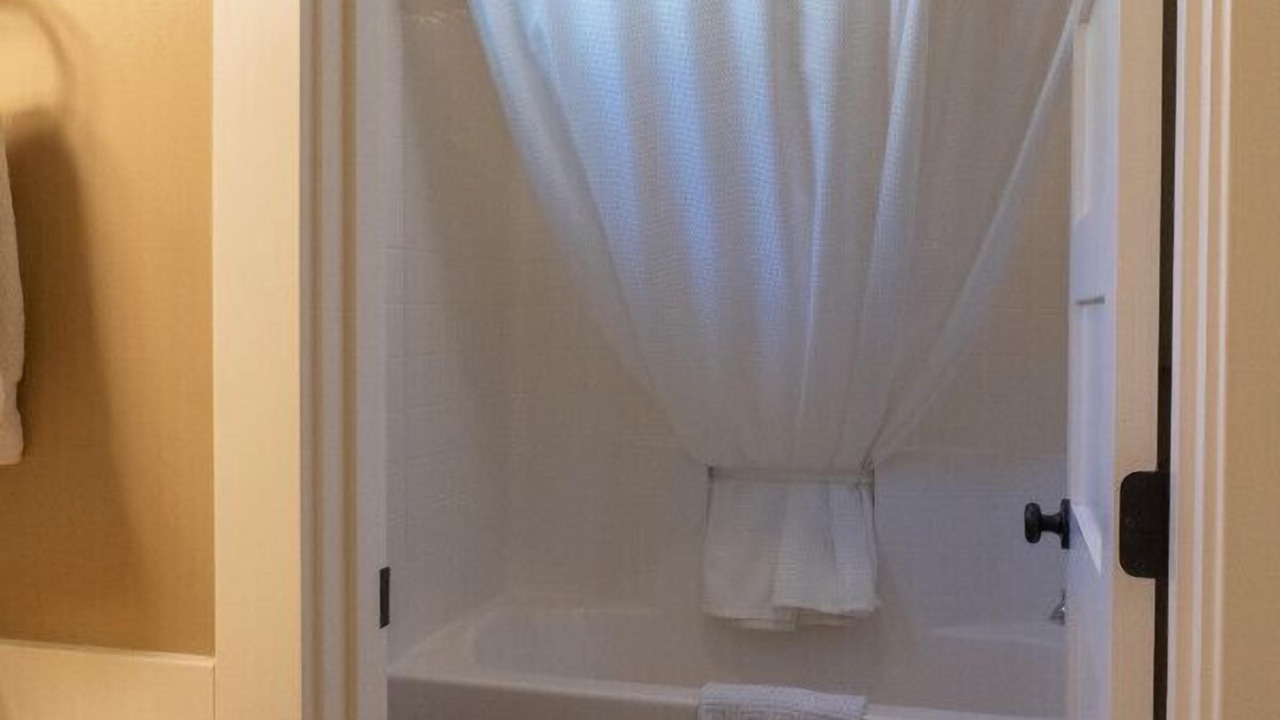 Photo of Bathroom in Oroville