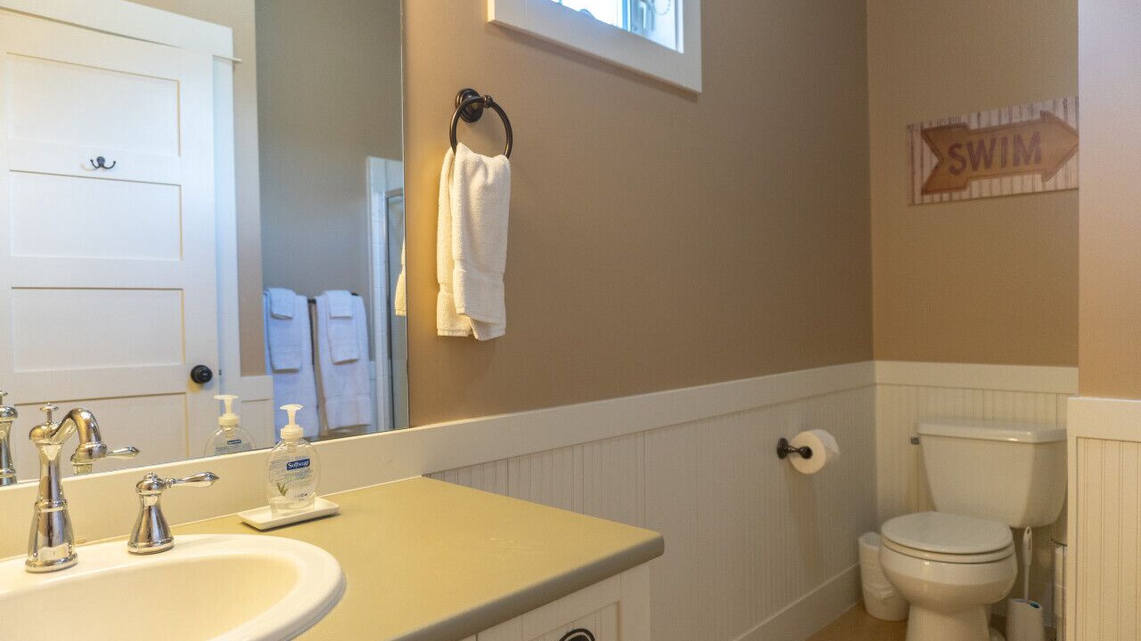 Photo of Bathroom in Oroville