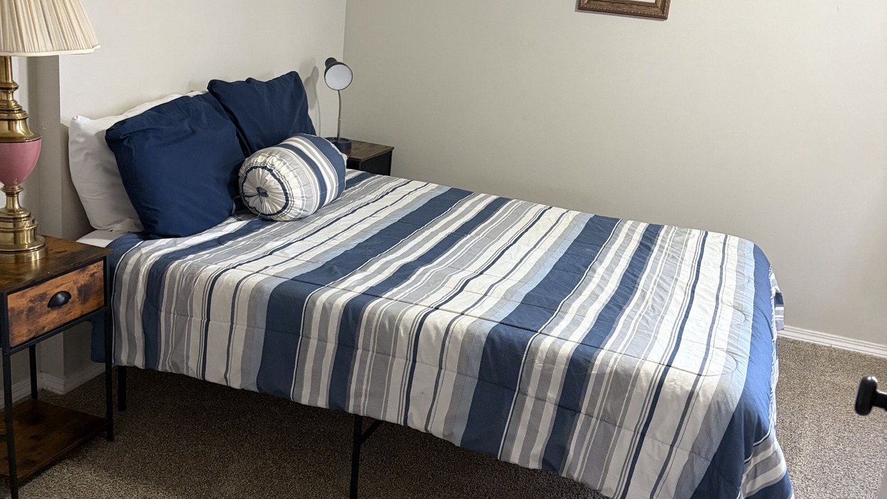Photo of Bedroom in Maple Grove - Franklin