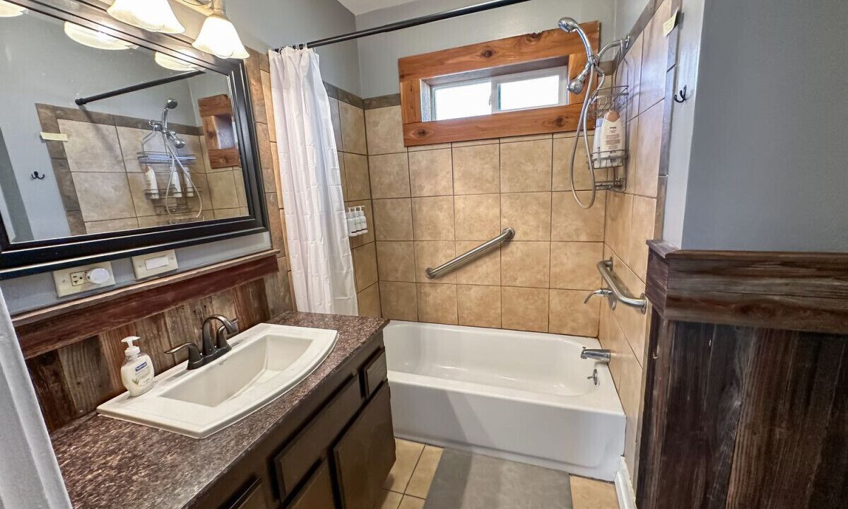 Photo of Bathroom in Cascade