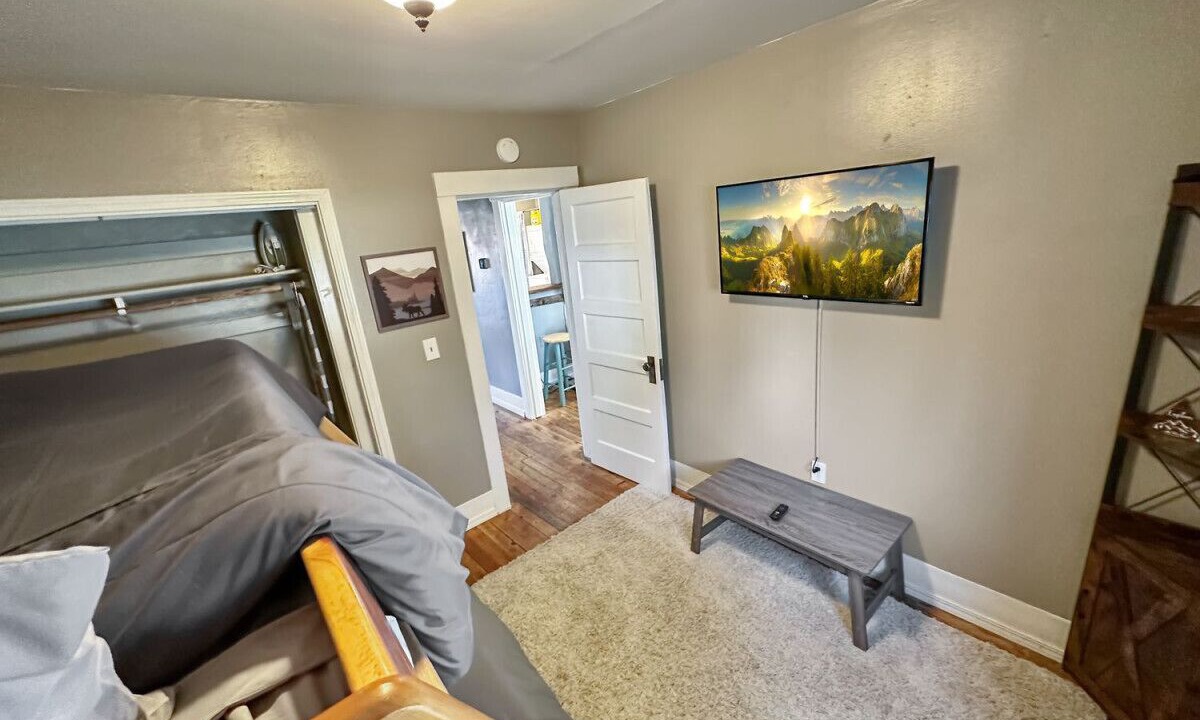 Photo of Bedroom in Cascade