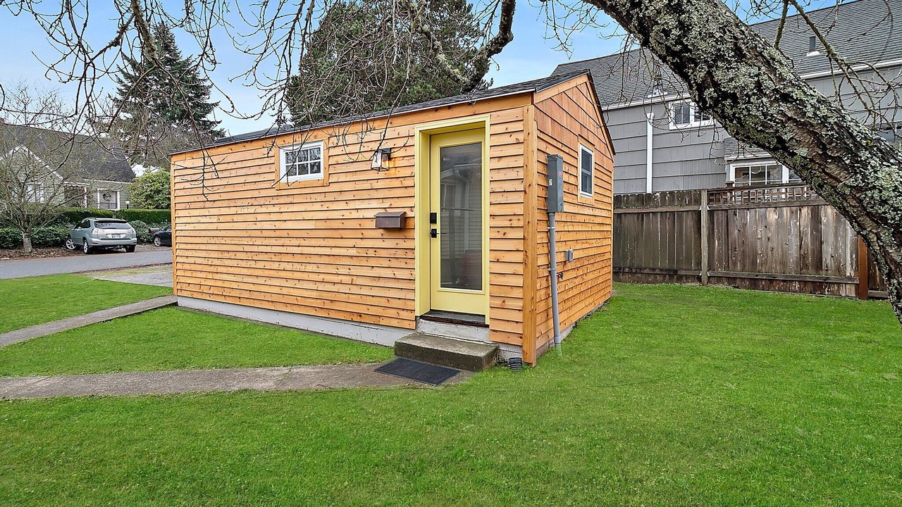 Photo of Outdoor in West End