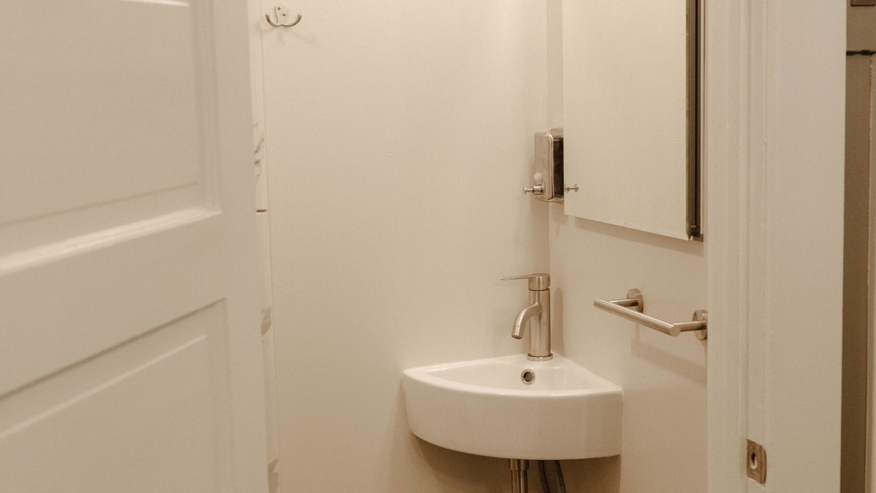 Photo of Bathroom in Central Tacoma