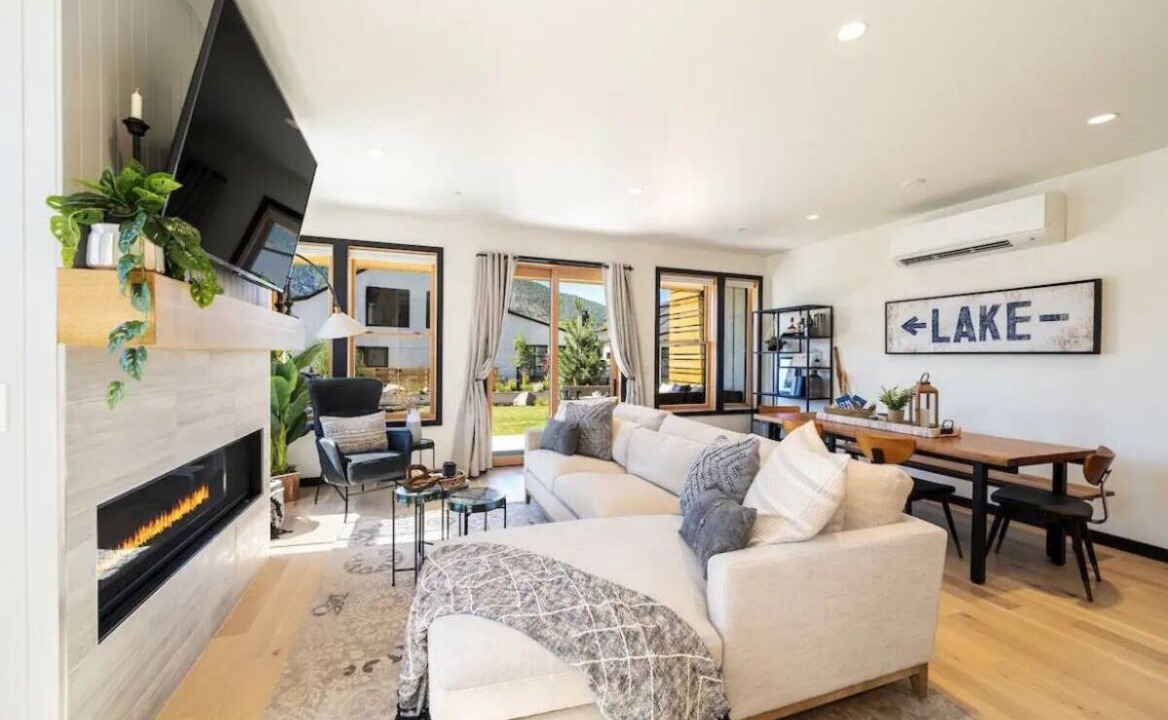 Photo of Livingroom in Wapato Point