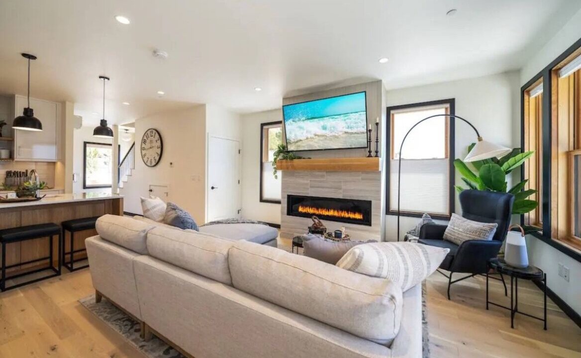 Photo of Livingroom in Wapato Point