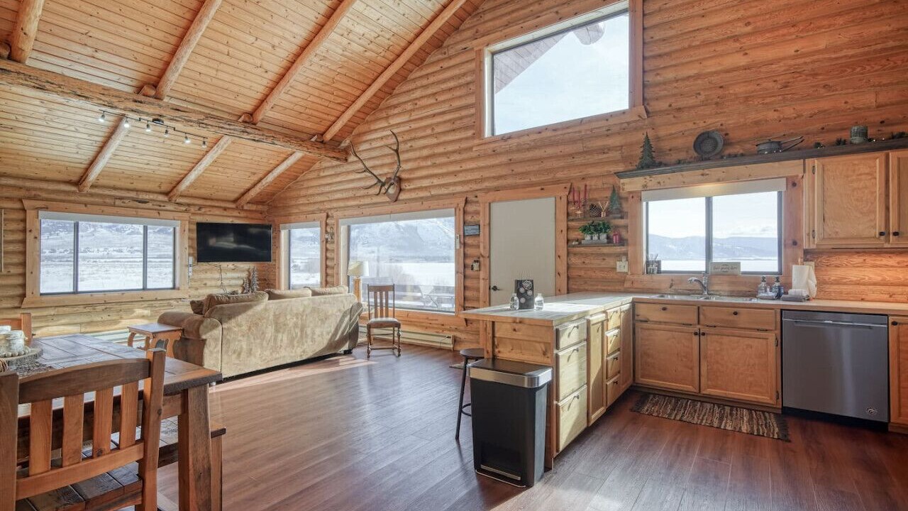 Photo of Bedroom in Island Park