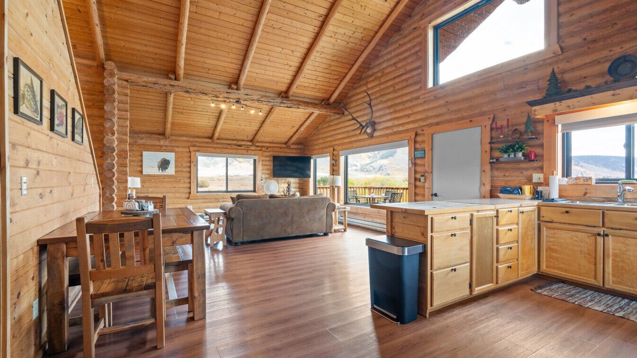 Photo of Bedroom in Island Park