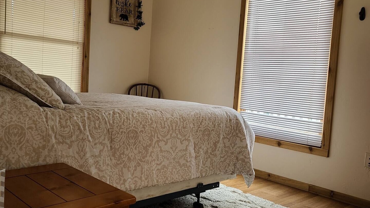 Photo of Bedroom in Irwin