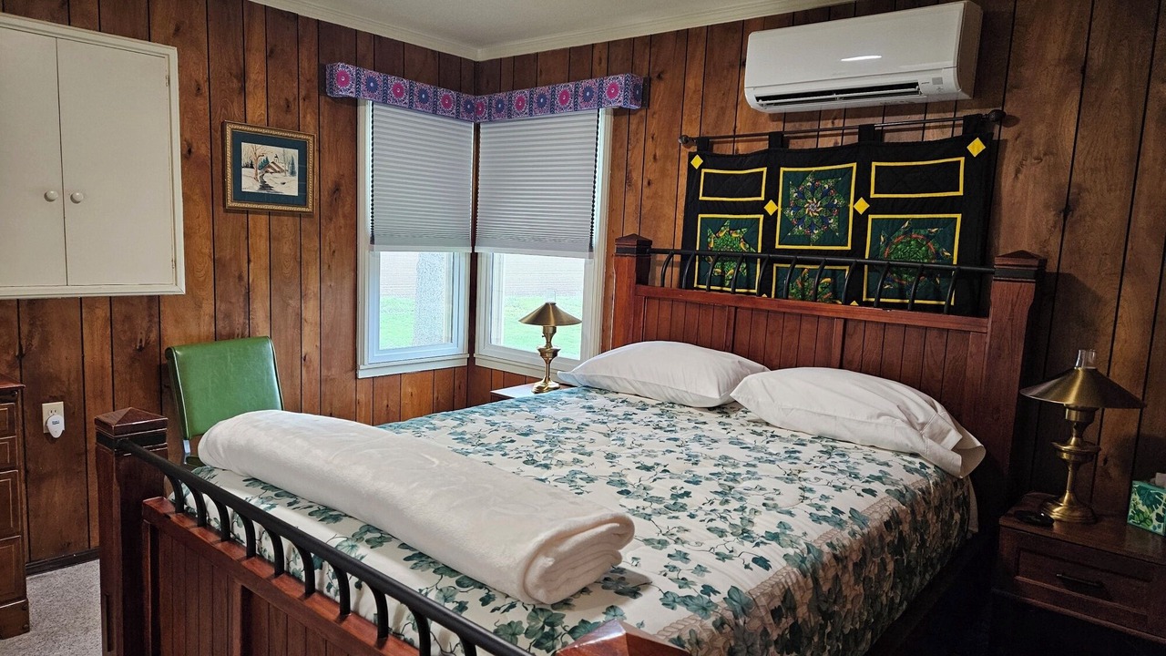 Photo of Bedroom in Weiser