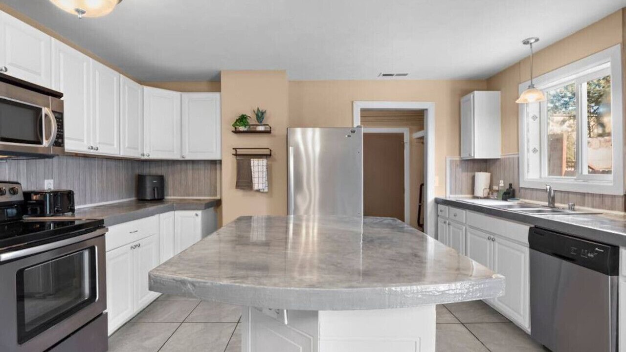 Photo of Kitchen in South Perry District