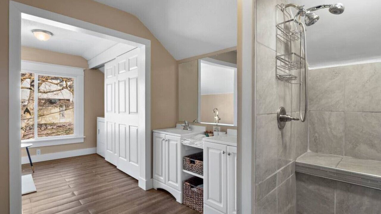 Photo of Bathroom in South Perry District