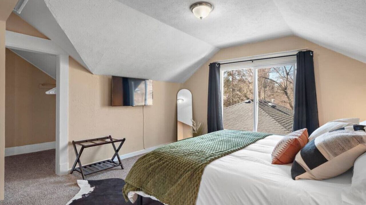 Photo of Bedroom in South Perry District
