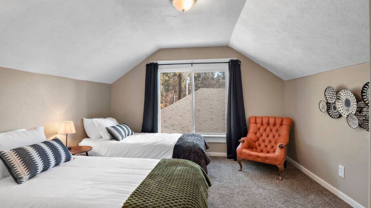 Photo of Bedroom in South Perry District