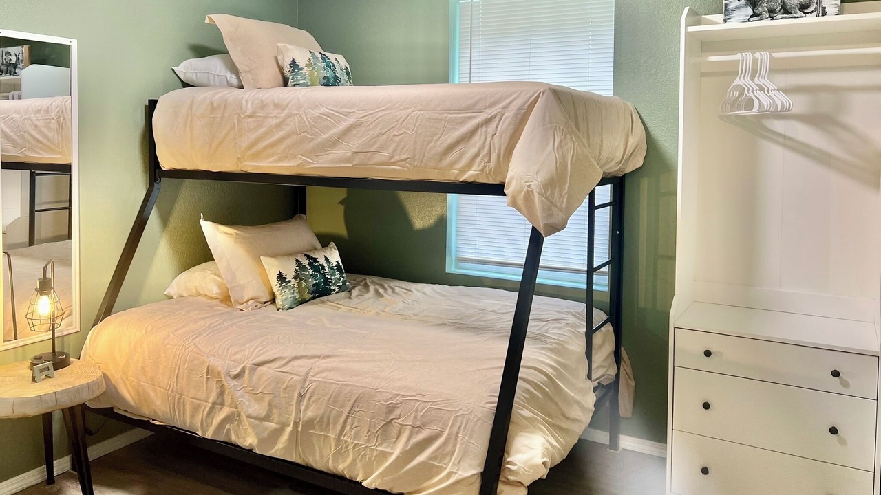 Photo of Bedroom in Eatonville
