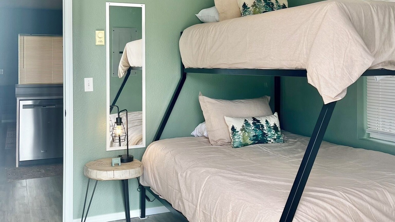 Photo of Bedroom in Eatonville