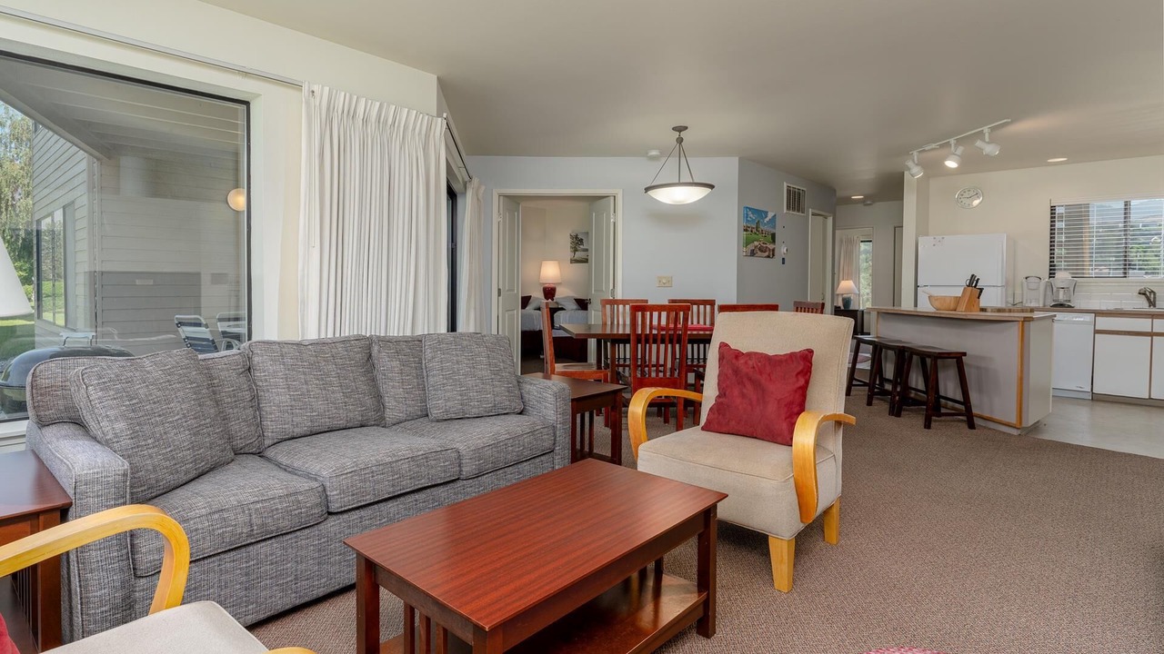 Photo of Livingroom in Wapato Point