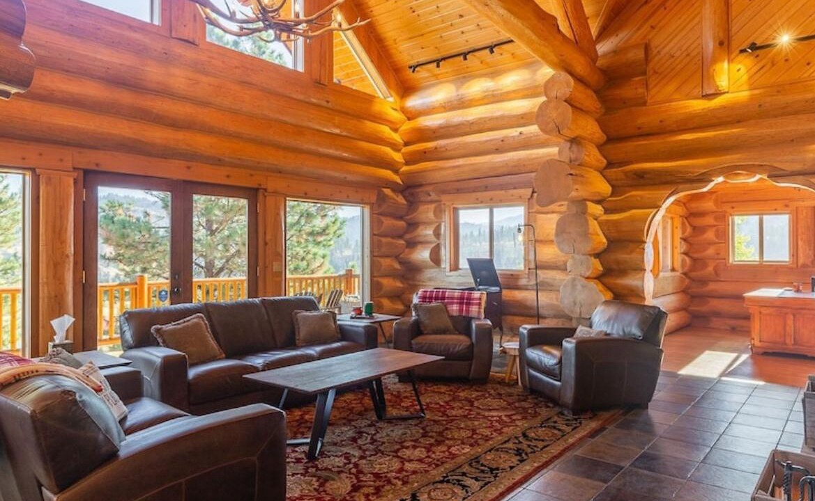 Photo of Livingroom in Garden Valley