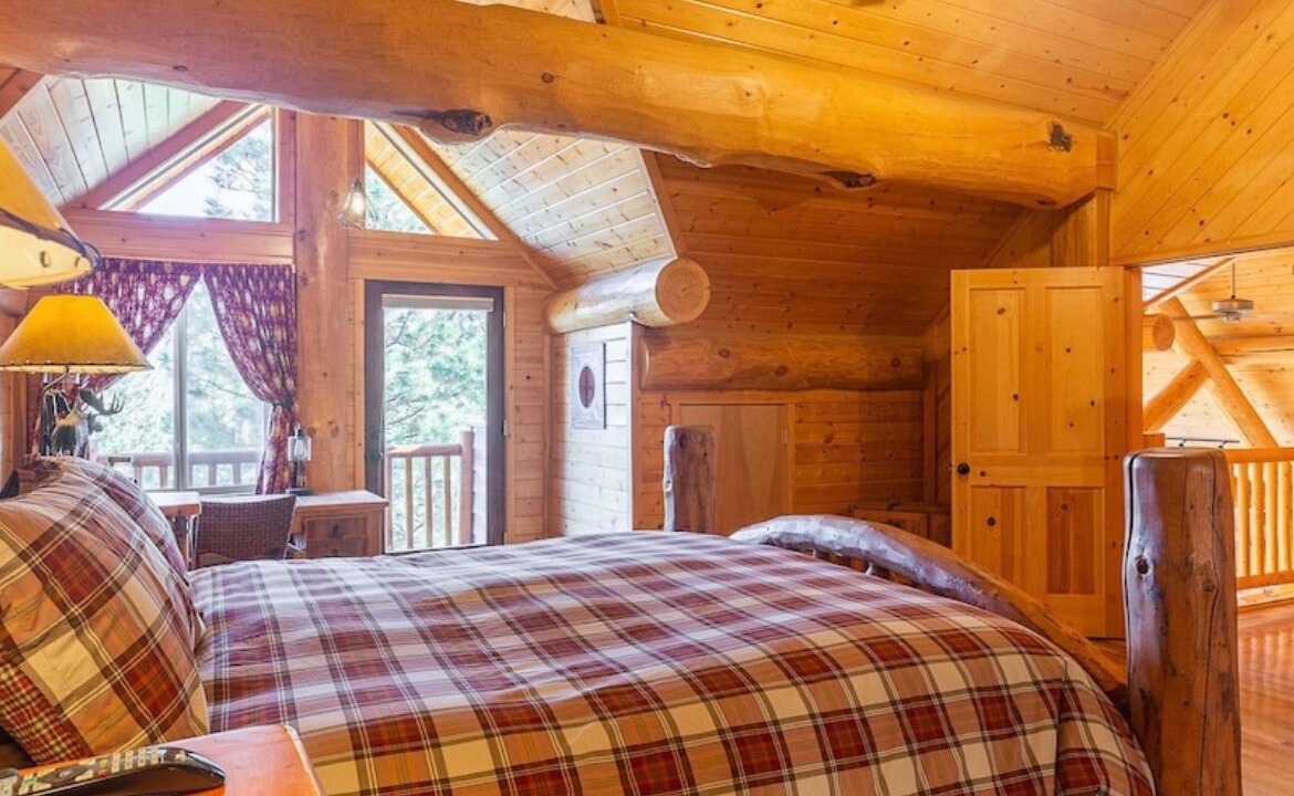 Photo of Bedroom in Garden Valley
