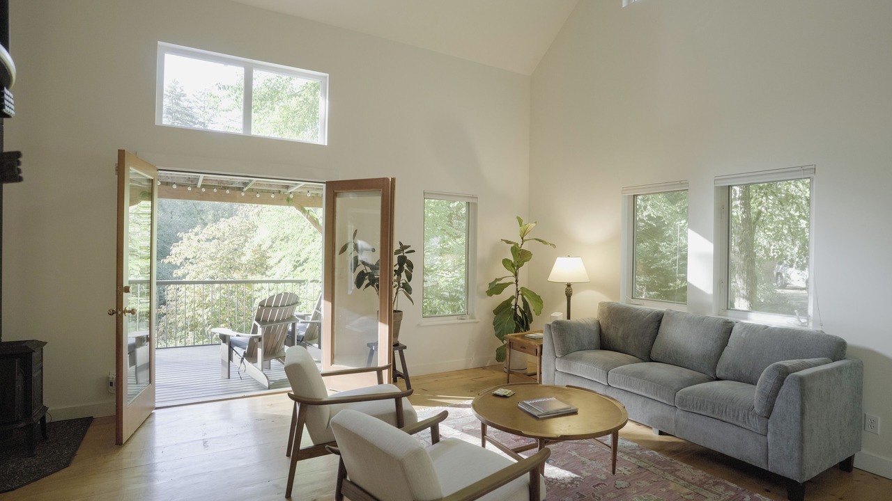 Photo of Livingroom in Rollingbay