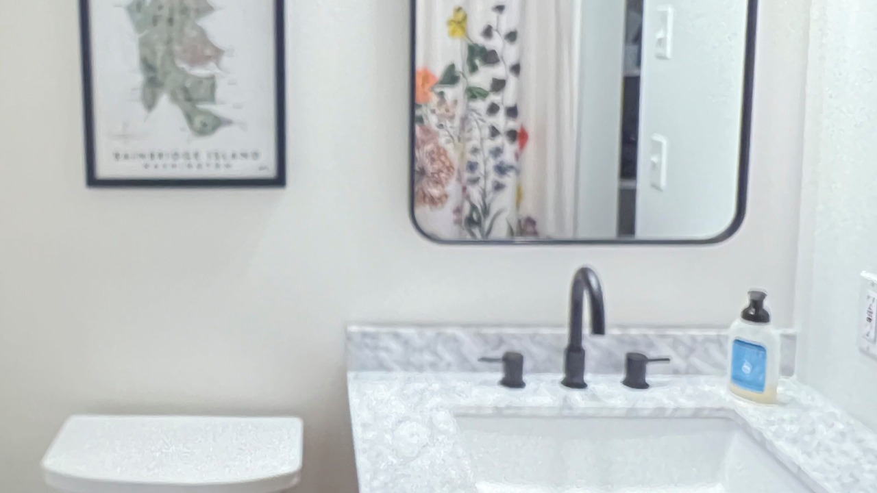 Photo of Bathroom in Rollingbay