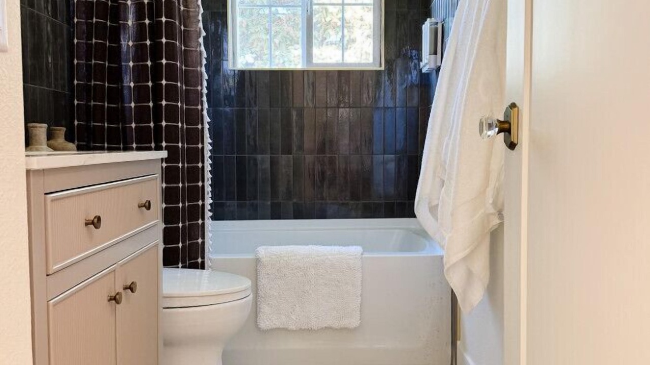 Photo of Bathroom in Garden City