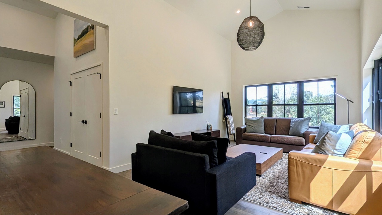 Photo of Livingroom in Newberg