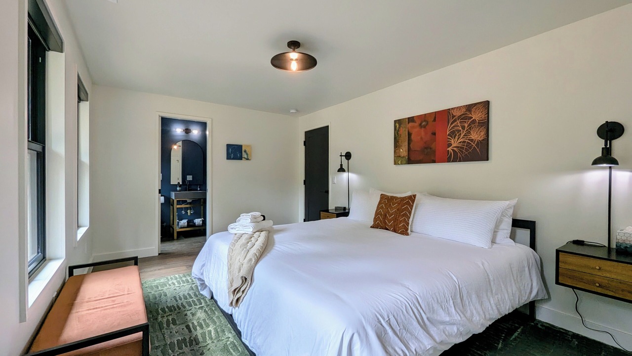 Photo of Bedroom in Newberg