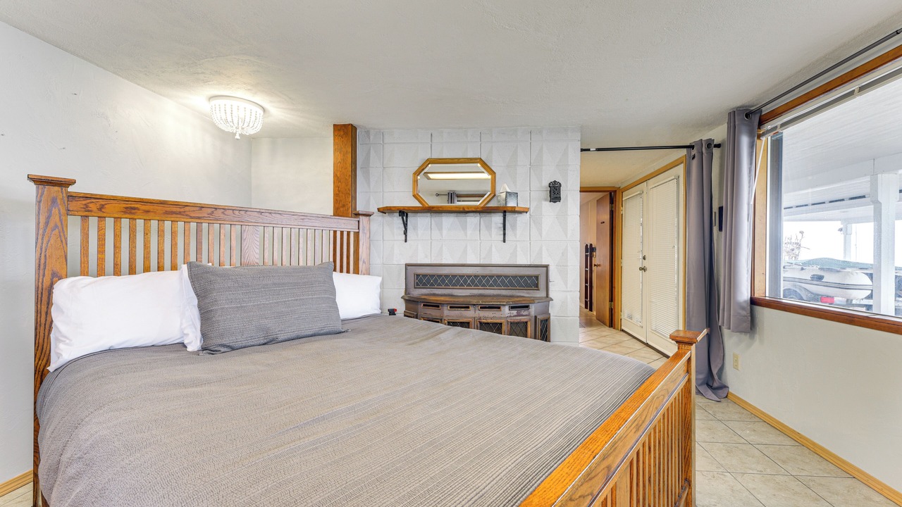 Photo of Bedroom in Anderson Island