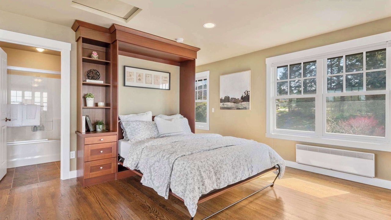 Photo of Bedroom in Coupeville