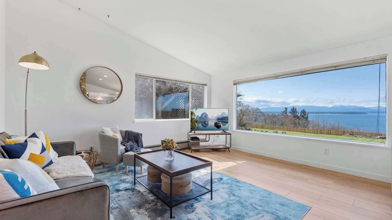 Photo of Livingroom in Coupeville